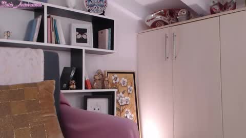 Snapshot of marie_antoinette62 chatting on 12/03/25, 10:13 Maria online show from 12/03/25, 10:13