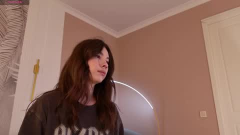 Snapshot of marie_diaze chatting on 05/03/26, 05:02 Marie LEAVE YOUR WITH ME online show from 05/03/26, 05:02