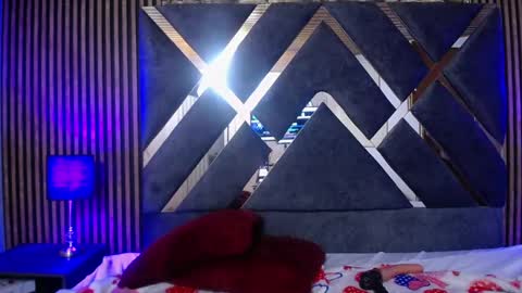 Snapshot of marie_hss chatting on 03/08/25, 01:06 marie_hss online show from 03/08/25, 01:06