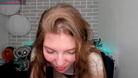 Mary 3 online show from 10/21/25, 01:50