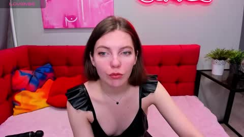 Mary 3 online show from 12/03/25, 01:57