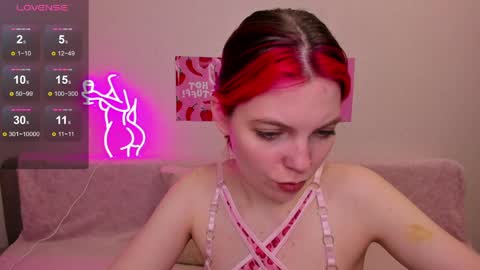Snapshot of marie_reyess chatting on 05/06/26, 05:03 Marie 3 online show from 05/06/26, 05:03
