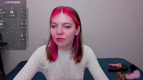 Snapshot of marie_reyess chatting on 06/24/26, 06:12 Marie 3 online show from 06/24/26, 06:12