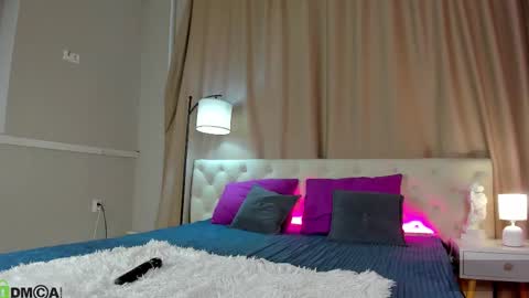 Mariel online show from 03/30/26, 01:17