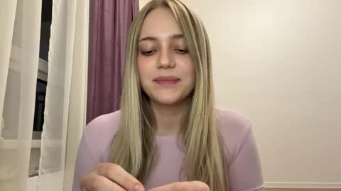 Snapshot of marielademopoulos chatting on 02/24/26, 03:21 Sofia online show from 02/24/26, 03:21