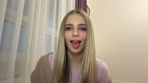 Snapshot of marielademopoulos chatting on 03/01/26, 03:14 Sofia online show from 03/01/26, 03:14