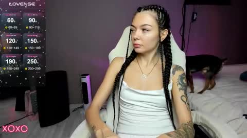 Snapshot of mariella__adams chatting on 10/29/25, 07:32 Maria online show from 10/29/25, 07:32