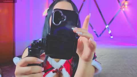 Snapshot of marielqueenx chatting on 12/20/25, 08:54 Viviana online show from 12/20/25, 08:54