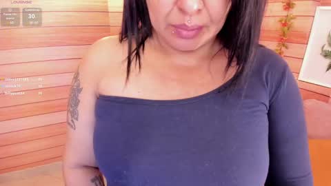 Snapshot of marien_thomson_ chatting on 01/14/25, 09:13 Marien online show from 01/14/25, 09:13