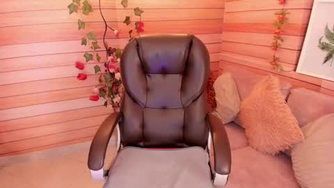 Snapshot of marien_thomson_ chatting on 01/25/25, 03:40 Marien online show from 01/25/25, 03:40