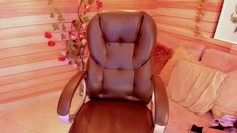 Snapshot of marien_thomson_ chatting on 01/26/25, 04:20 Marien online show from 01/26/25, 04:20