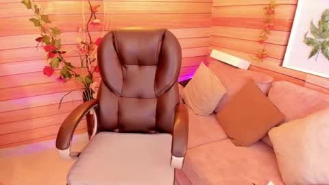 Snapshot of marien_thomson_ chatting on 03/09/25, 09:46 Marien online show from 03/09/25, 09:46