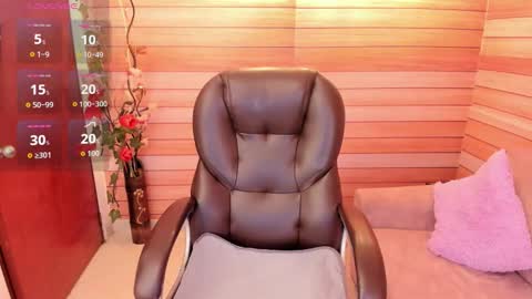 Snapshot of marien_thomson_ chatting on 09/19/25, 01:40 Marien online show from 09/19/25, 01:40