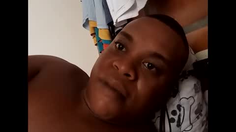 Snapshot of marihuna420 chatting on 01/13/25, 06:38 HotBlack 430 online show from 01/13/25, 06:38