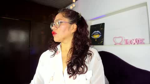 Snapshot of mariia_paulaa chatting on 05/04/26, 01:18 mariia_paulaa online show from 05/04/26, 01:18