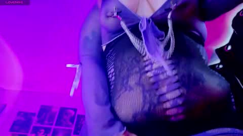 mariiana_velezz online show from 10/17/25, 09:39