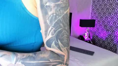 Snapshot of mariianna_lopez_ chatting on 11/07/25, 04:40 Mariana online show from 11/07/25, 04:40