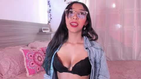 Luna Dulk online show from 12/03/25, 01:53