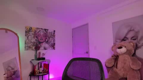 Snapshot of marily_daniela_ chatting on 02/15/26, 11:01 Marily Daniela online show from 02/15/26, 11:01