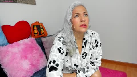 Snapshot of marilyn70 chatting on 10/29/25, 04:20 marilyn70 online show from 10/29/25, 04:20