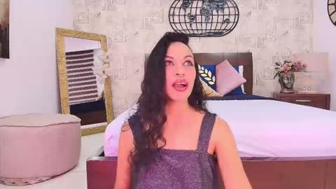 Snapshot of marilyn_blakee chatting on 11/14/25, 01:21 MARIYLN BLAKE online show from 11/14/25, 01:21