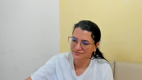 Snapshot of marilyn_garcia chatting on 04/01/26, 01:34 MARILYN SEXY online show from 04/01/26, 01:34