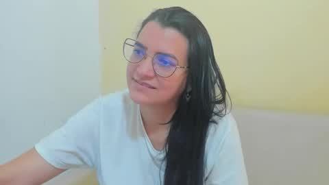 Snapshot of marilyn_garcia chatting on 04/27/26, 02:26 MARILYN SEXY online show from 04/27/26, 02:26