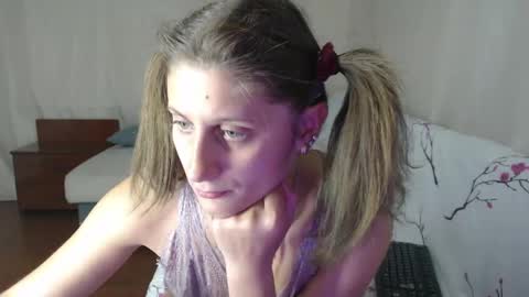 Snapshot of marina1995d chatting on 04/22/26, 06:53 FOREVER YOURS online show from 04/22/26, 06:53