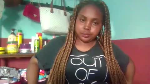 Snapshot of marinarahe chatting on 12/15/25, 09:57 marinarahe online show from 12/15/25, 09:57