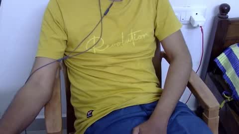 Snapshot of marinavine chatting on 01/13/25, 02:53 The SHY UncutBoy online show from 01/13/25, 02:53