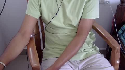 Snapshot of marinavine chatting on 05/01/26, 06:51 The SHY UncutBoy online show from 05/01/26, 06:51
