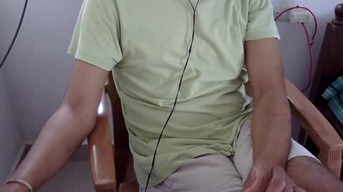 Snapshot of marinavine chatting on 05/02/26, 05:45 The SHY UncutBoy online show from 05/02/26, 05:45
