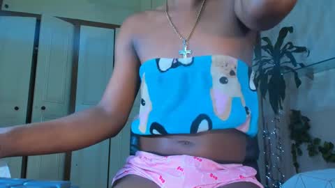 Snapshot of mariposahorny chatting on 02/19/25, 08:10 Nathaly online show from 02/19/25, 08:10