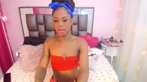 Snapshot of mariposahorny chatting on 10/25/25, 02:13 Nathaly online show from 10/25/25, 02:13