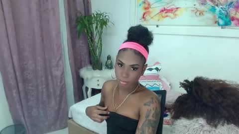 Snapshot of mariposahorny chatting on 11/25/25, 03:12 Nathaly online show from 11/25/25, 03:12