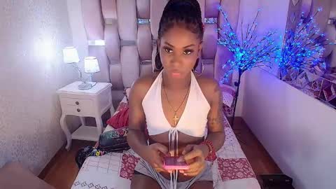 Snapshot of mariposahorny chatting on 12/14/25, 02:33 Nathaly online show from 12/14/25, 02:33