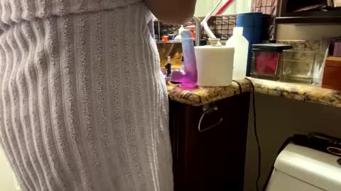 Marissa online show from 12/23/24, 06:44