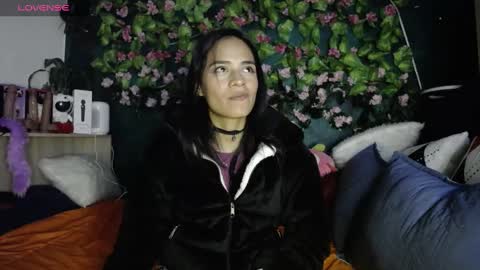 Snapshot of maritza_ferrerr chatting on 01/19/25, 04:44 Maritza Ferrer -Samara Beltran online show from 01/19/25, 04:44