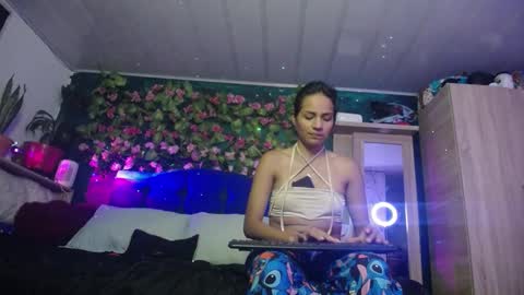 Snapshot of maritza_ferrerr chatting on 01/22/25, 03:09 Maritza Ferrer -Samara Beltran online show from 01/22/25, 03:09