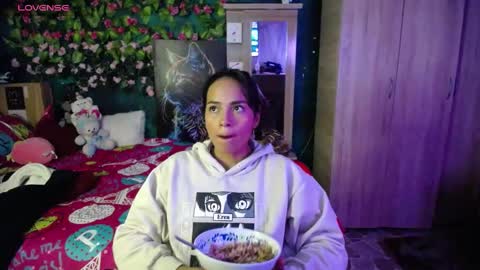 Snapshot of maritza_ferrerr chatting on 02/17/25, 02:09 Maritza Ferrer -Samara Beltran online show from 02/17/25, 02:09