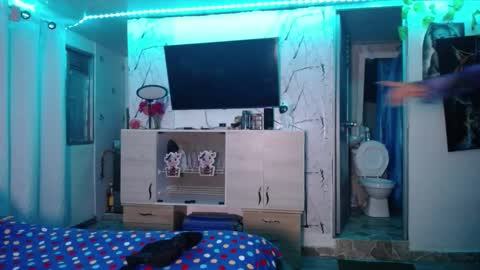 Snapshot of maritza_ferrerr chatting on 10/21/25, 04:13 Maritza Ferrer -Samara Beltran online show from 10/21/25, 04:13