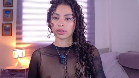 Snapshot of marivimichel03 chatting on 09/21/25, 07:04 online show from 09/21/25, 07:04