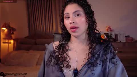 Snapshot of marivimichel03 chatting on 11/18/25, 04:50 online show from 11/18/25, 04:50