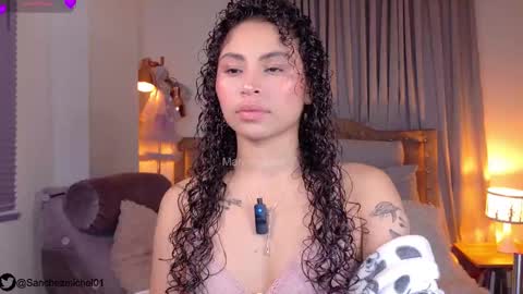 Snapshot of marivimichel03 chatting on 11/22/25, 05:17 online show from 11/22/25, 05:17