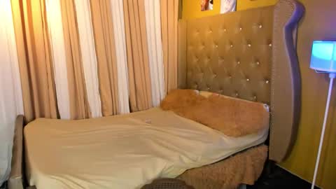 IM YOUR BABE GIRL LYCA online show from 12/14/25, 11:15