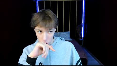 Mark online show from 01/12/26, 03:06