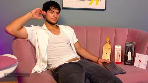 mark_evans1_ online show from 05/26/26, 08:27