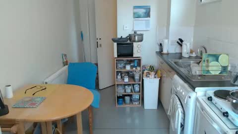 Snapshot of mark_islington chatting on 10/22/25, 09:42 mark_islington online show from 10/22/25, 09:42