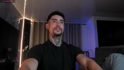 Snapshot of mark_kamper chatting on 10/31/25, 12:33  mark kamper  online show from 10/31/25, 12:33