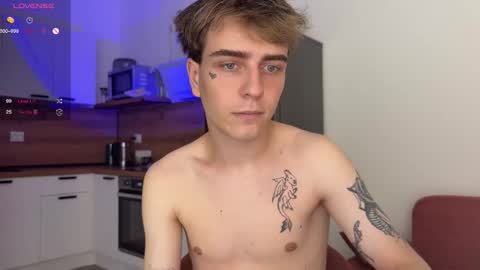 Snapshot of mark_lovrov chatting on 10/04/25, 10:46 Mark 3 online show from 10/04/25, 10:46